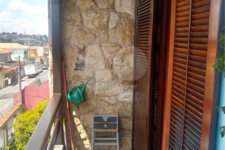 Sobrado à venda com 3 quartos, sendo 1 suíte,  em Vila do Castelo, São Paulo, SP