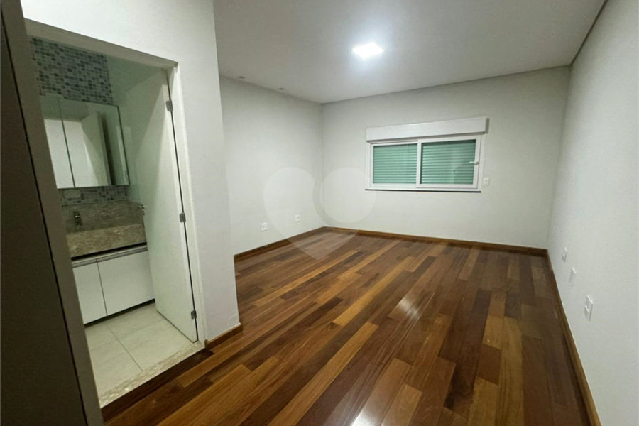 Sobrado à venda com 5 quartos, sendo 3 suítes, em Tucuruvi, São Paulo, SP
