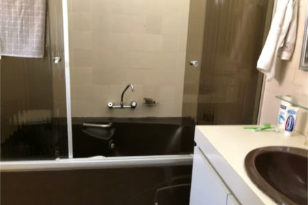 Casa à venda com 4 quartos, sendo 2 suítes,  em Jardim Leonor, São Paulo, SP