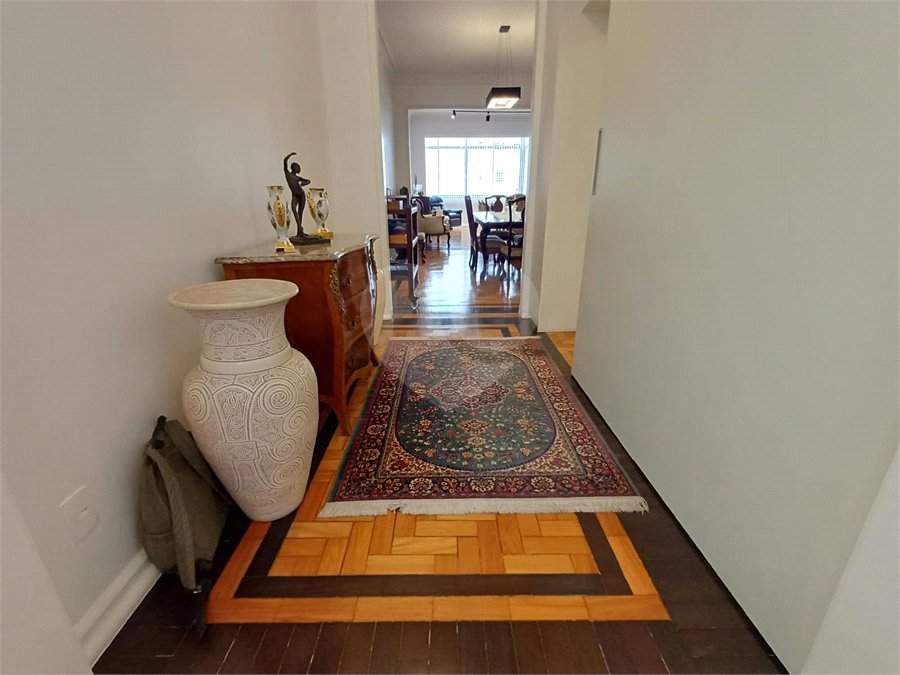 Apartamento à venda com 3 quartos, sendo 1 suíte, em Copacabana, Rio de Janeiro, RJ