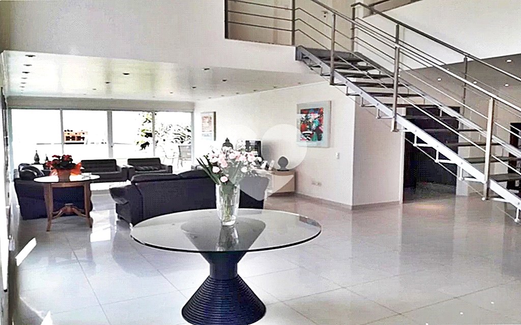 Casa à venda com 4 quartos, sendo 3 suítes, em Santana, São Paulo, SP