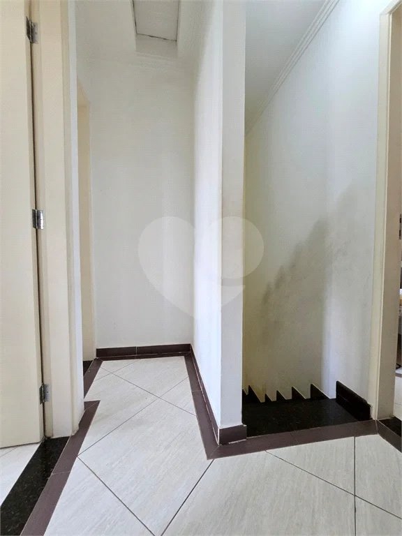 Casa à venda com 3 quartos, sendo 1 suíte, no condomínio Rafaela I, São Paulo - SP