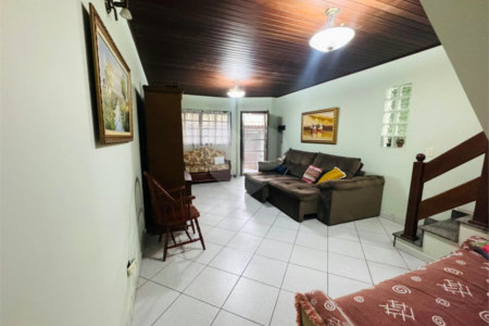 Casa à venda com 3 quartos, sendo 1 suíte,  em Vila Galvão, Guarulhos, SP