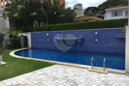Casa à venda com 4 quartos, sendo 3 suítes,  em Vila Monumento, São Paulo, SP