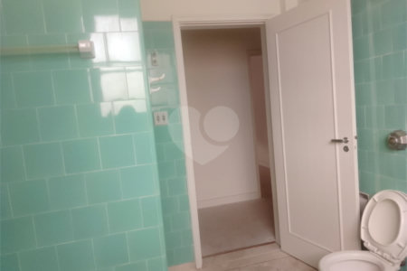 Apartamento à venda com 4 quartos, sendo 1 suíte, em República, São Paulo, SP
