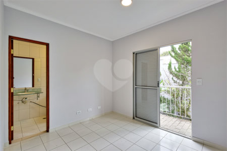 Casa à venda com 3 quartos, sendo 1 suíte, em Alto da Boa Vista, São Paulo, SP