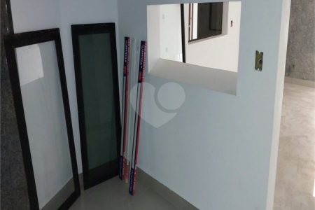 Sobrado à venda com 3 quartos, sendo 2 suítes, em Vila Paulicéia, São Paulo, SP