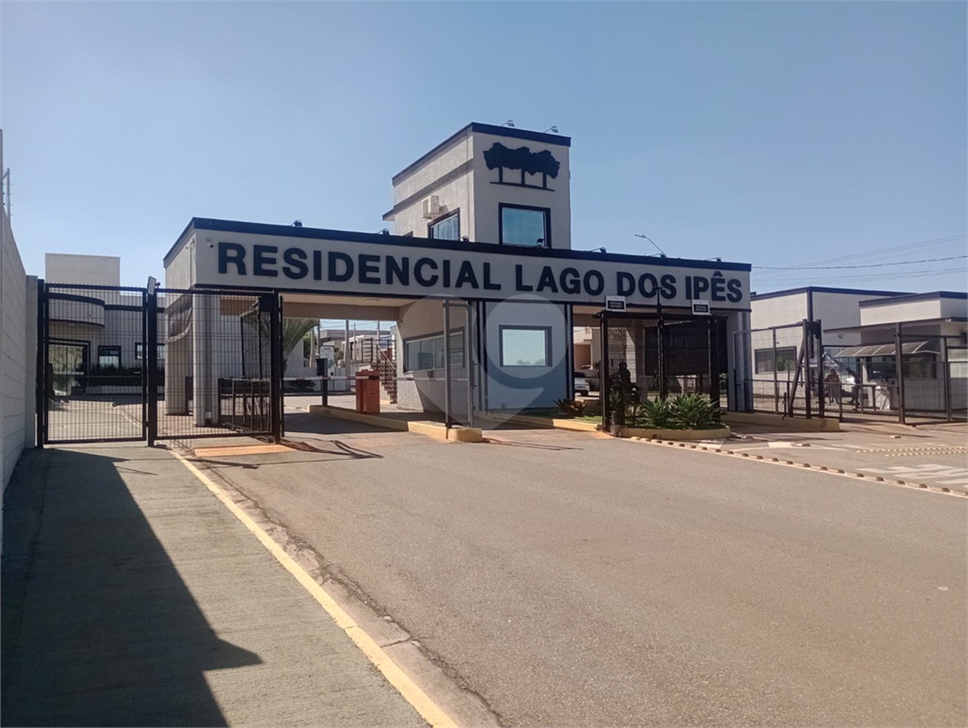 Casa à venda com 3 quartos, sendo 1 suíte, em Residencial Lago dos Ipês, Itapetininga, SP