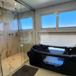 Casa à venda com 5 quartos, sendo 2 suítes, no condomínio Residencial Jardim Primavera, Louveira - SP