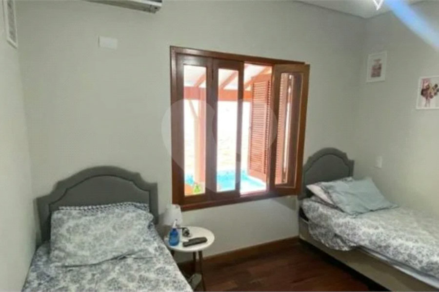 Casa à venda e locação no Condomínio Monte Alegre com 04 suítes.