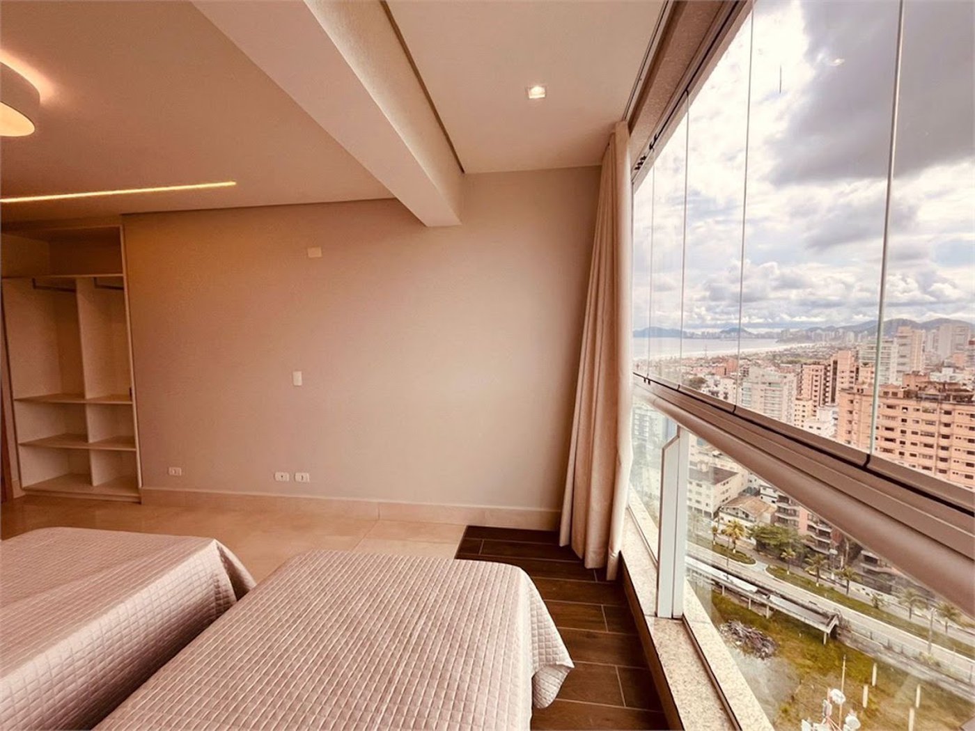 Apartamento com 3 dormitórios à venda, 285 m² por R$ 3.490.000,00 - Jardim Virginia - Guarujá/SP