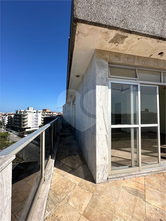 Cobertura à venda com 4 quartos, sendo 2 suítes,  em Braga, Cabo Frio, RJ