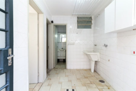 Sobrado à venda com 4 quartos, sendo 2 suítes,  em Alto de Pinheiros, São Paulo, SP