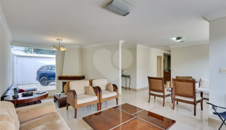 Casa de Vila à venda com 4 quartos, sendo 2 suítes,  em Campo Grande, São Paulo, SP