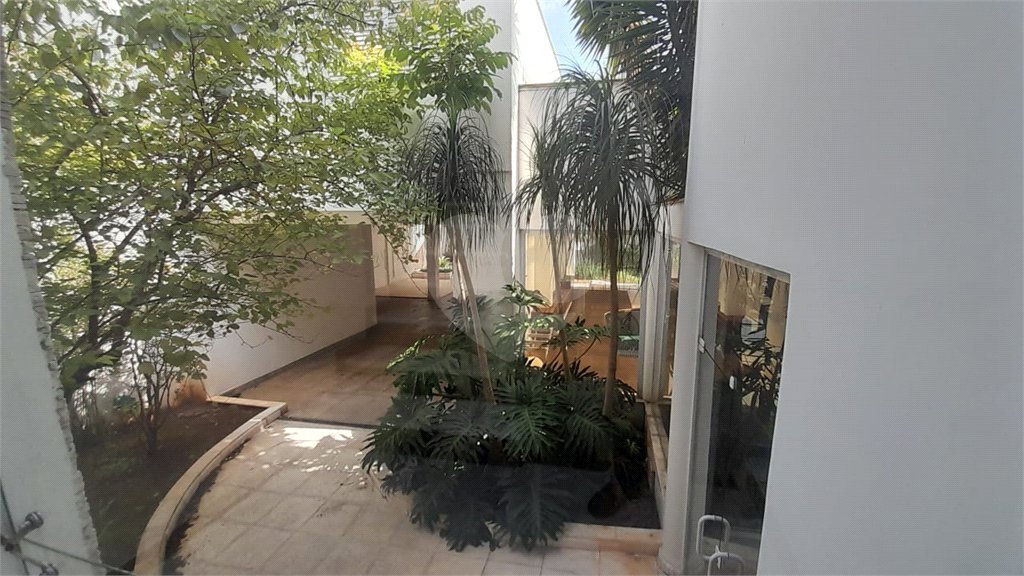 Sobrado à venda com 6 quartos, sendo 5 suítes, no Centro, São Bernardo do Campo, SP