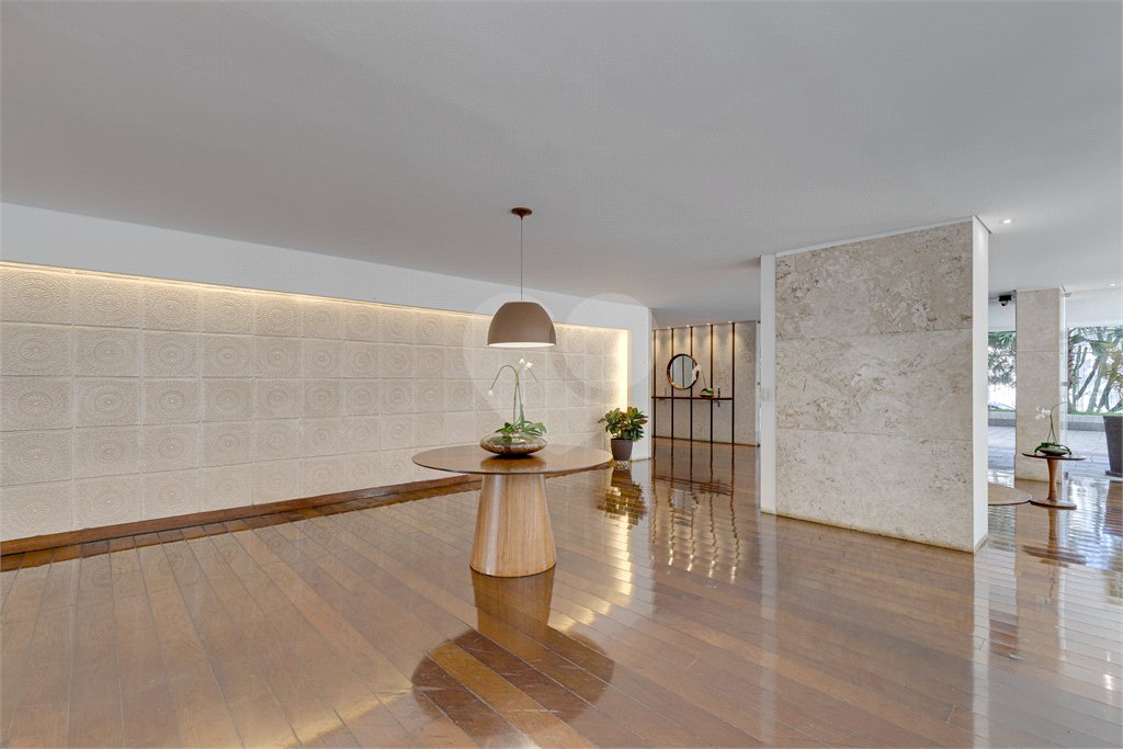 Apartamento à venda com 2 quartos, sendo 1 suíte, em Alto da Boa Vista, São Paulo, SP