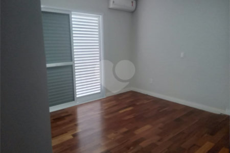 Casa à venda com 4 quartos, sendo 3 suítes,  no condomínio Residencial Montreal, São Carlos - SP
