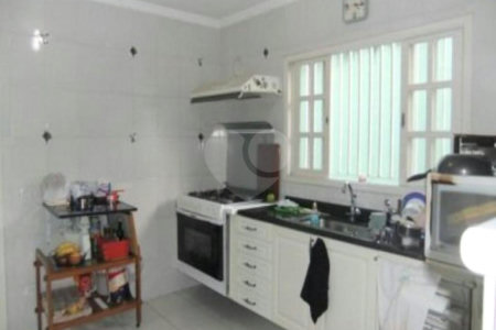 Casa à venda com 3 suítes em Vila Universitária, São Paulo, SP