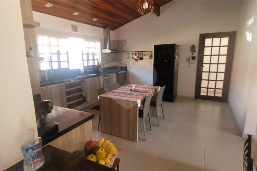 Casa à venda com 3 quartos, sendo 2 suítes,  em Mantiqueira, Mairiporã, SP