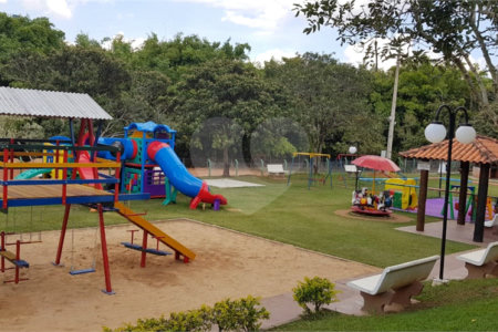 Casa à venda com 5 quartos, sendo 3 suítes, no condomínio Vinhas da Vista Alegre - Lado Sede, Vinhedo - SP