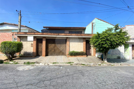 Casa à venda com 3 quartos, sendo 1 suíte, em Vila Correa, Ferraz de Vasconcelos, SP
