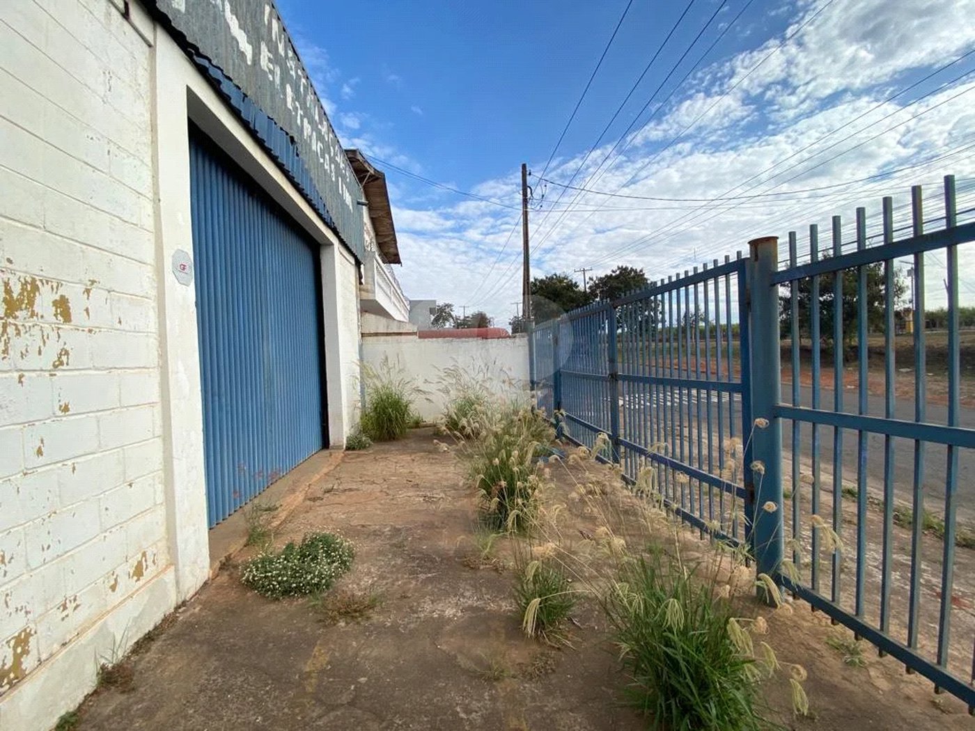 Terreno e Barracão comercial à venda ou locação, no bairro Santa Rosa - Piracicaba/SP.