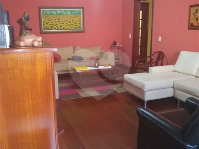 Casa à venda com 3 quartos, sendo 2 suítes, em Alpes da Cantareira, Mairiporã, SP