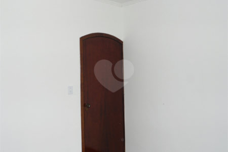 Casa à venda com 5 quartos, sendo 3 suítes, em Vila São Francisco, São Paulo, SP