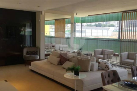 Apartamento à venda com 3 quartos, sendo 2 suítes, em Jardim das Acácias, São Paulo, SP