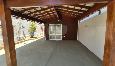 Casa Térrea à venda com 3 quartos, sendo 1 suíte,  no Centro, Vinhedo, SP