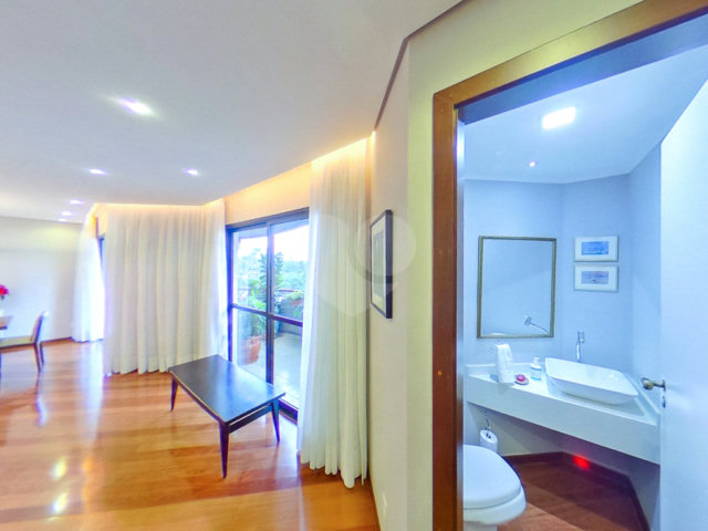Apartamento à venda com 4 quartos, sendo 2 suítes,  em Alto da Boa Vista, São Paulo, SP