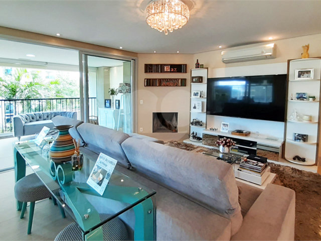 Apartamento à venda com 4 suítes em Campo Belo, São Paulo, SP