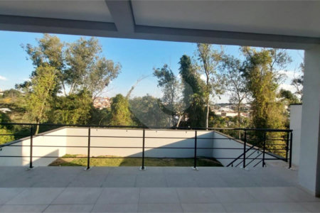Casa à venda com 3 quartos, sendo 2 suítes, no condomínio Reserva dos Jatobás, Louveira - SP