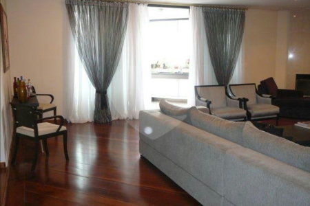APARTAMENTO UM POR ANDAR!