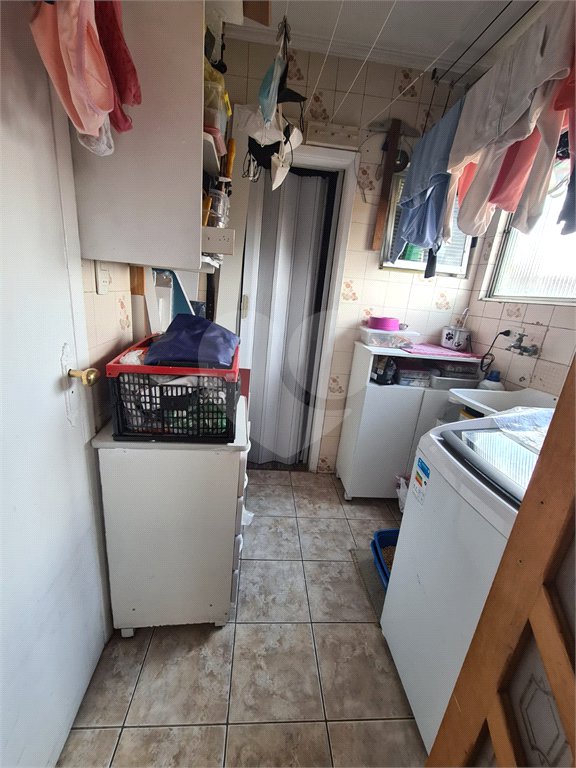 Apartamento com 3 dormitórios, sendo 1 suíte.