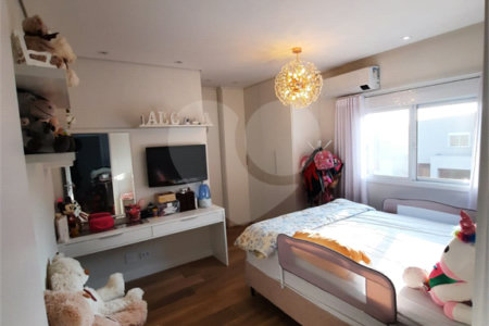 Casa à venda com 3 suítes no condomínio Ecovillagio, São Roque - SP