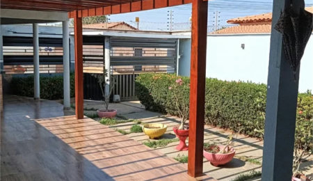 Casa à venda com 3 quartos, sendo 1 suíte, em São Luís, Balsas, MA