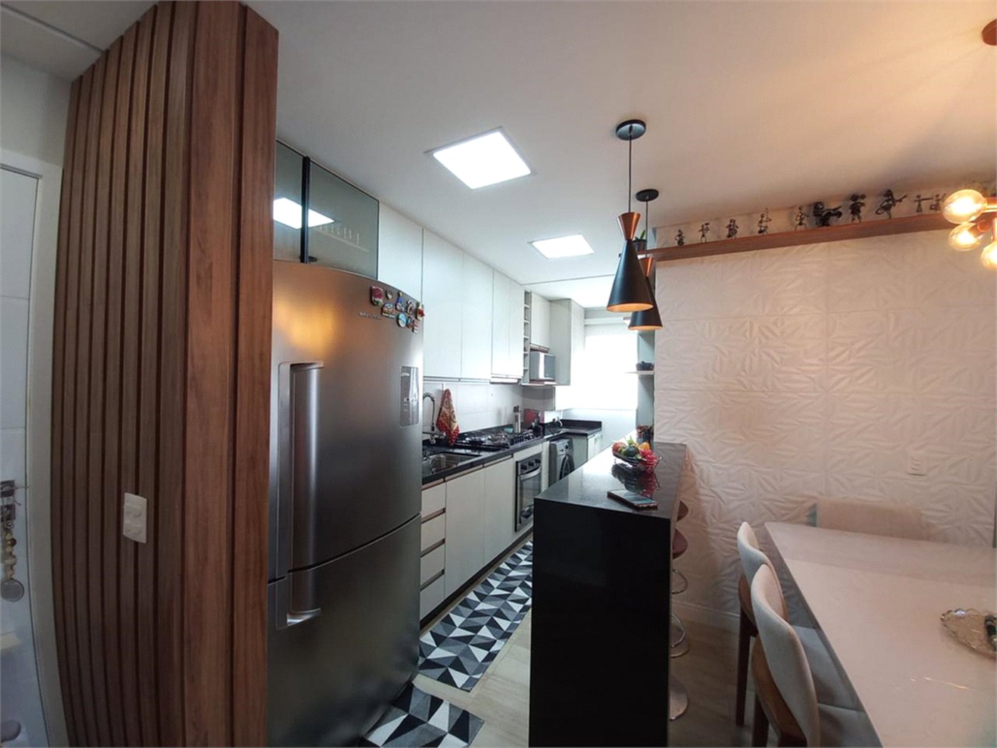 Apartamento à venda com 2 quartos, sendo 1 suíte,  em Jardim São Pedro, Mogi das Cruzes, SP
