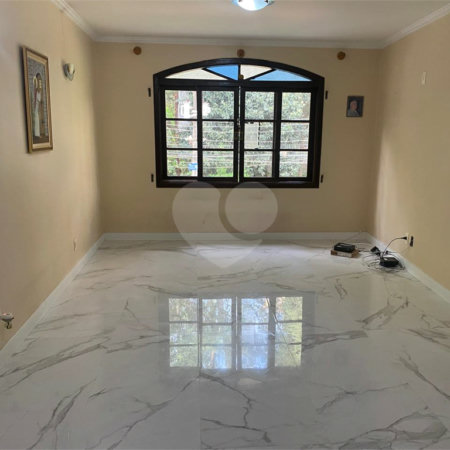 Sobrado à venda com 3 quartos, sendo 1 suíte, em Jardim Londrina, São Paulo, SP