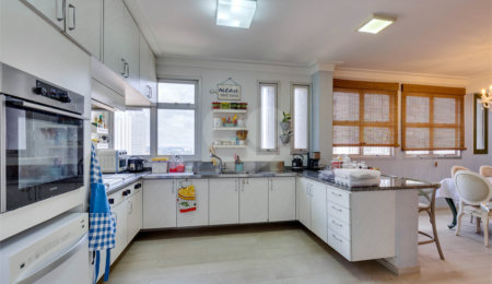 Apartamento à venda com 4 suítes em Jardim Marajoara, São Paulo, SP