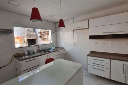 Sobrado à venda com 3 quartos, sendo 1 suíte, em Vila Libanesa, São Paulo, SP