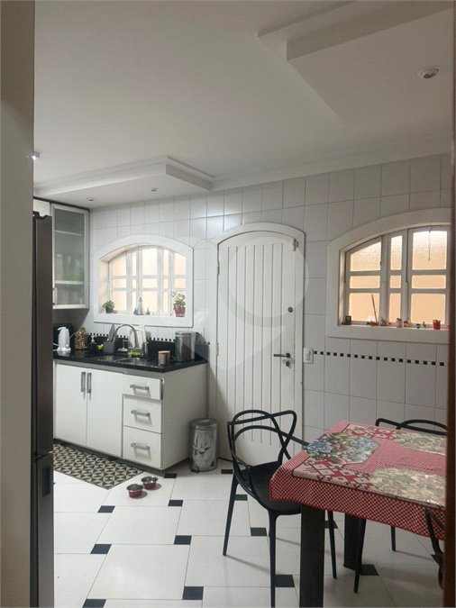 Sobrado à venda com 4 quartos, sendo 1 suíte, em Planalto Paulista, São Paulo, SP