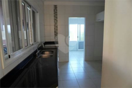Casa para alugar com 4 quartos, sendo 2 suítes, no condomínio Mont Serrat, Salto - SP