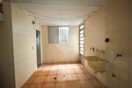 Sobrado à venda com 4 quartos, sendo 3 suítes, em Vila Libanesa, São Paulo, SP