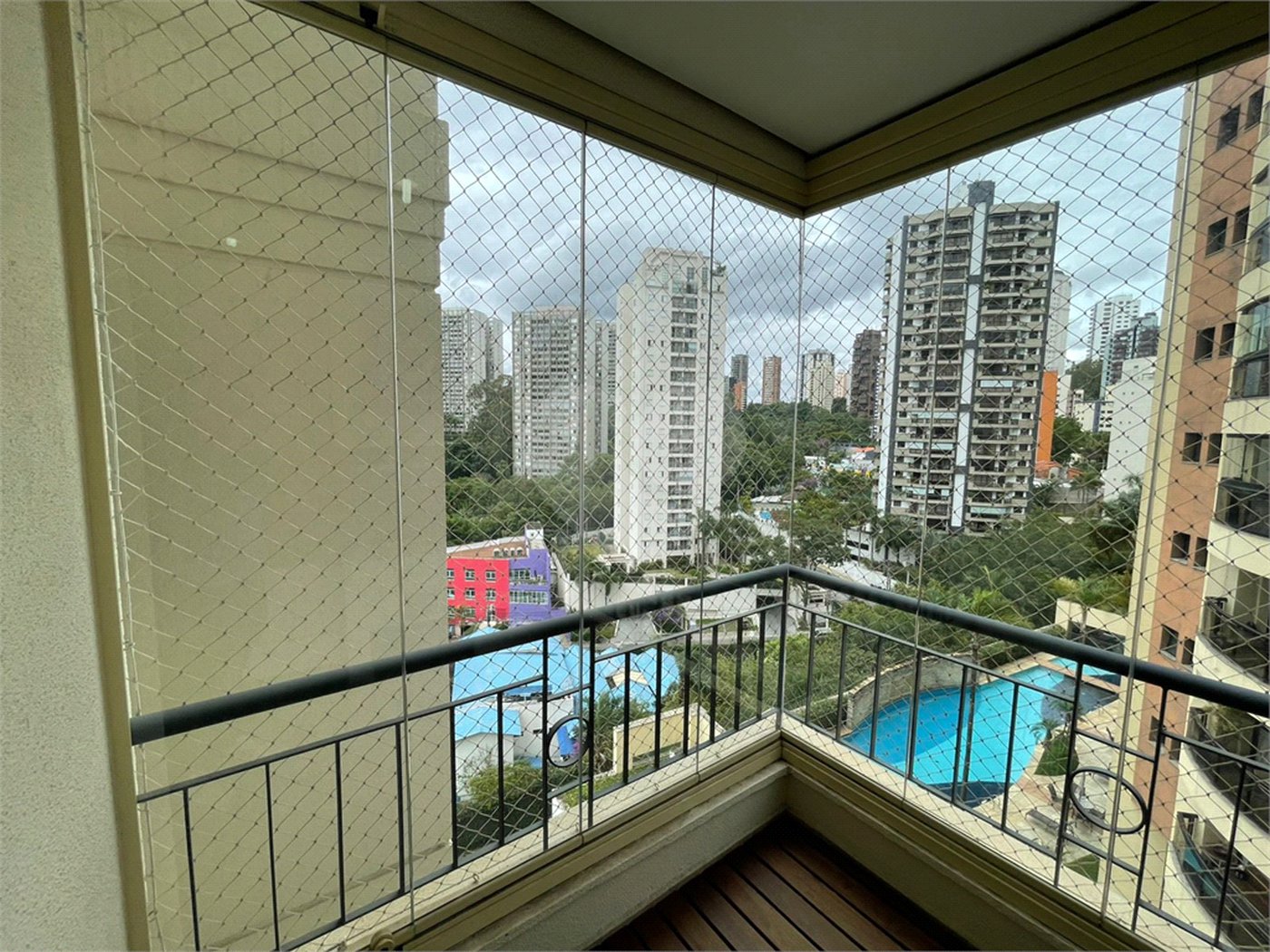 Apartamento à venda ou para alugar com 3 suítes em Vila Suzana, São Paulo, SP