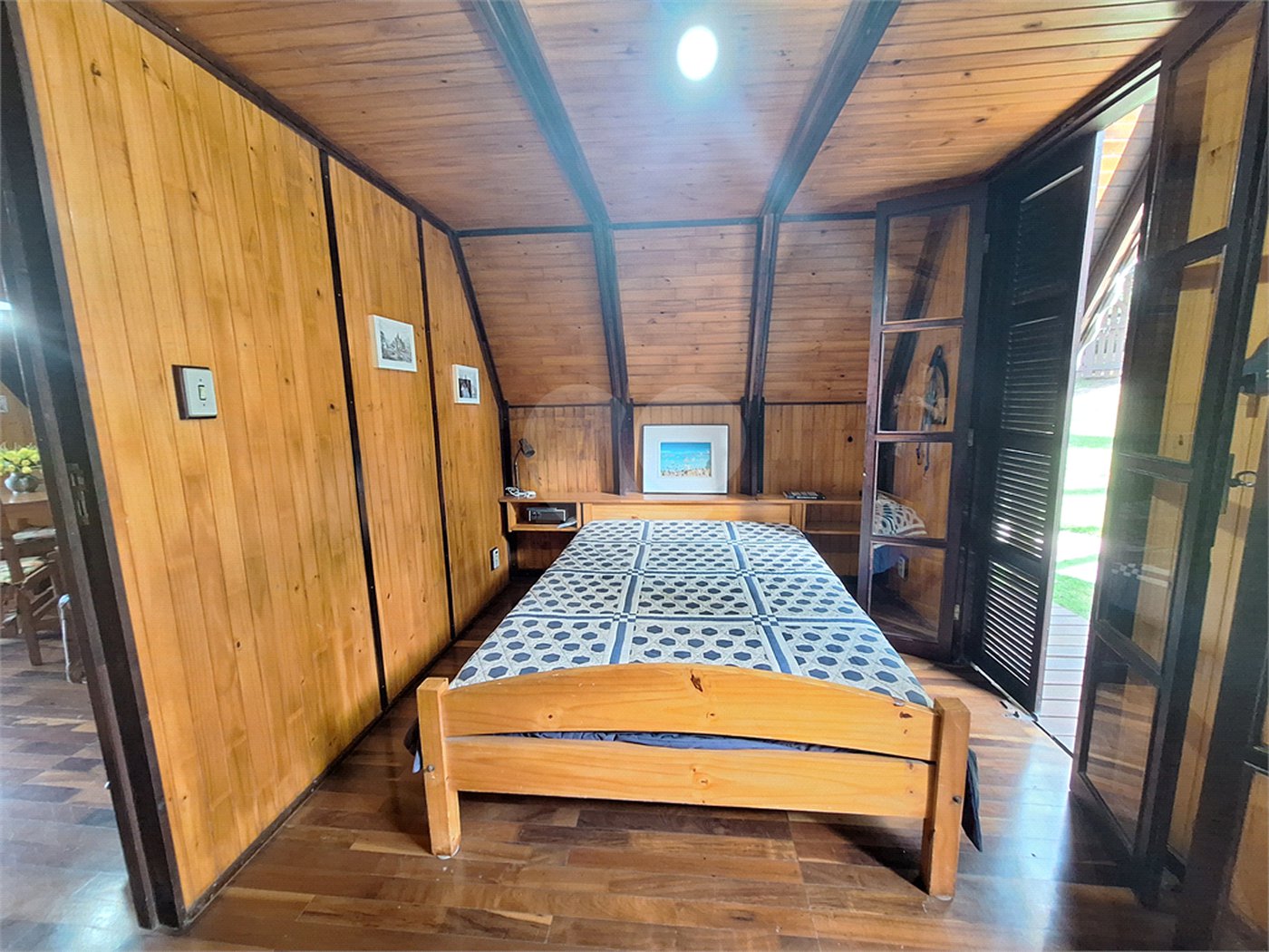 Casa à venda com 3 suítes no condomínio Chácaras do Lago, Vinhedo - SP