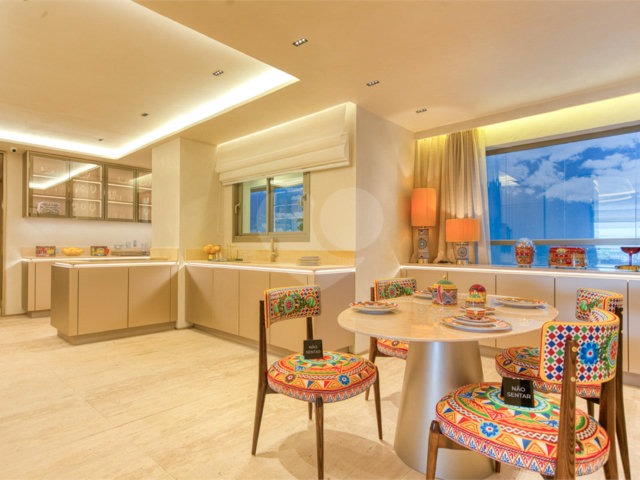 Apartamento à venda com 4 suítes em Pinheiros, São Paulo, SP