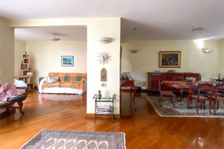 Casa de Vila à venda com 5 quartos, sendo 4 suítes, em Chácara Santo Antônio, São Paulo, SP