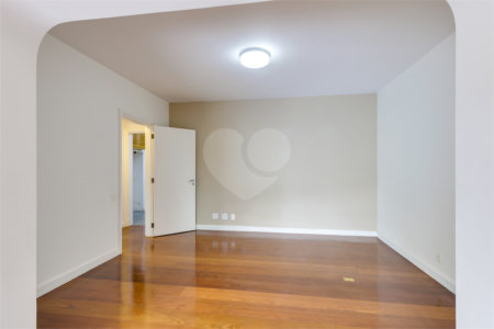 Apartamento à venda com 4 suítes em Alto da Boa Vista, São Paulo, SP