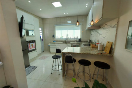 Casa à venda com 3 quartos, sendo 1 suíte,  em Villa Di Cesar, Mogi das Cruzes, SP